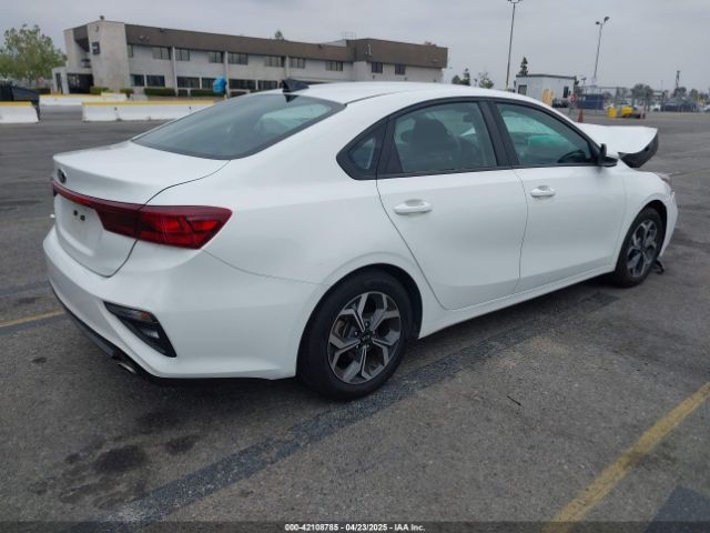 3KPF24AD8LE185214 KIA Forte Lxs