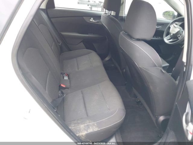 3KPF24AD8LE185214 KIA Forte Lxs