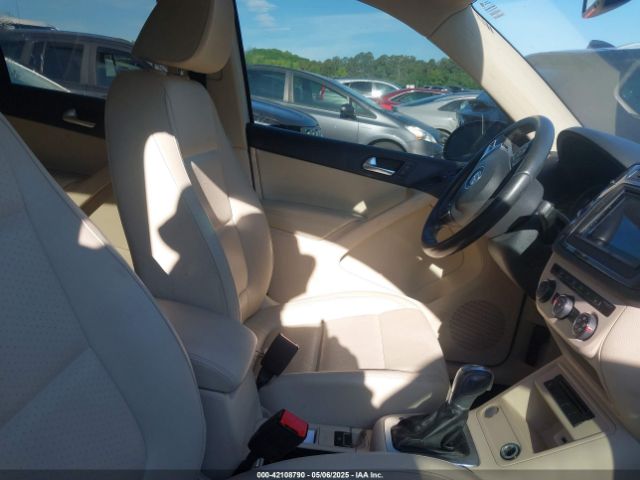 WVGAV7AXXHK042262 Volkswagen Tiguan 2.0t/2.0t S