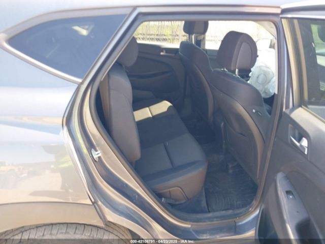 KM8J3CA41HU422745 Hyundai TUCSON SE