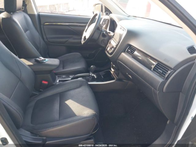 JA4AD3A36HZ032374 Mitsubishi Outlander Sel