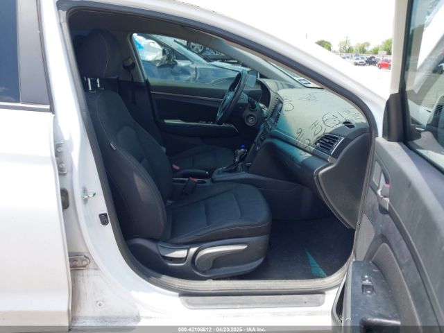 5NPD84LF5JH328116 Hyundai ELANTRA SEL