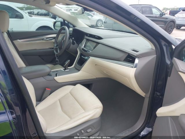 1GYKNBRS9HZ215565 Cadillac XT5 LUXURY