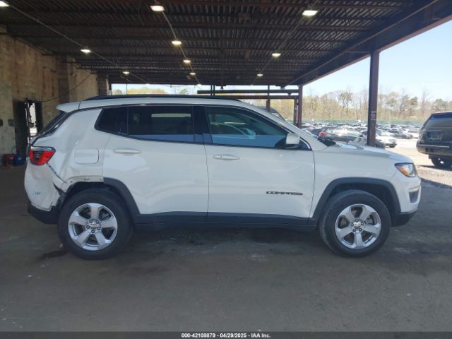 3C4NJDBB3KT654263 Jeep Compass Latitude 4x4