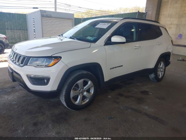 3C4NJDBB3KT654263 Jeep Compass Latitude 4x4