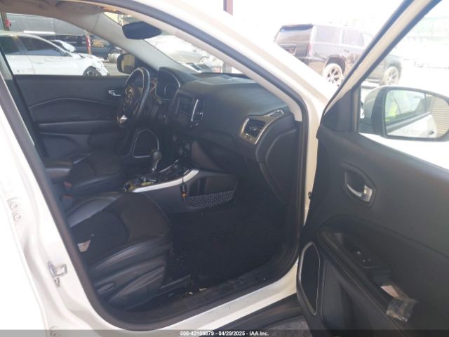 3C4NJDBB3KT654263 Jeep Compass Latitude 4x4