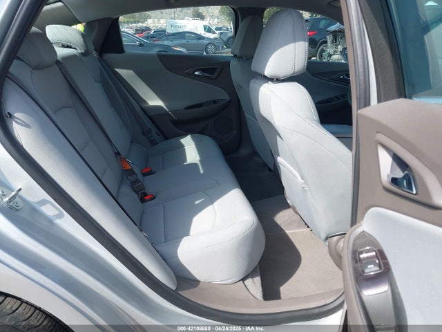 1G1ZC5ST7KF184946 Chevrolet Malibu 1fl