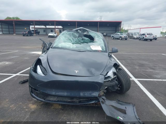 7SAYGDED6RF151881 Tesla Model Y Long Range Dual Motor All-wheel Drive/rwd