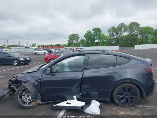 7SAYGDED6RF151881 Tesla Model Y Long Range Dual Motor All-wheel Drive/rwd
