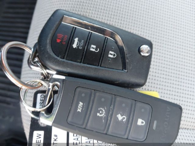 JTDEPMAEXNJ203272 Toyota COROLLA LE