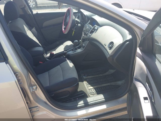 1G1PA5SG6E7227428 Chevrolet Cruze Ls Auto