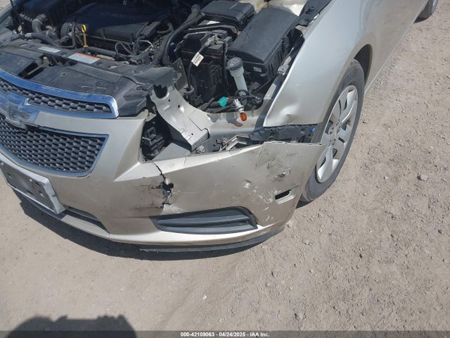1G1PA5SG6E7227428 Chevrolet Cruze Ls Auto