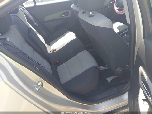 1G1PA5SG6E7227428 Chevrolet Cruze Ls Auto