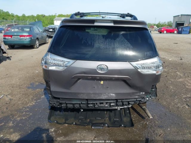 5TDXK3DC5FS640306 Toyota Sienna Se 8 Passenger