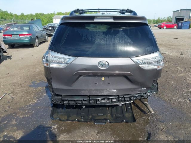 5TDXK3DC5FS640306 Toyota Sienna Se 8 Passenger