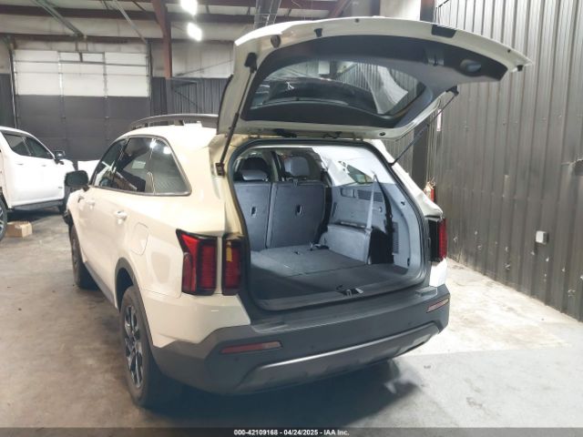5XYRLDLC9NG118254 KIA Sorento X-line S