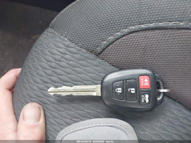 2T1BURHE1JC003661 Toyota COROLLA LE