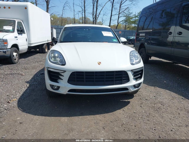 Porsche Macan 2018 WP1AA2A56JLB08189 Image 12