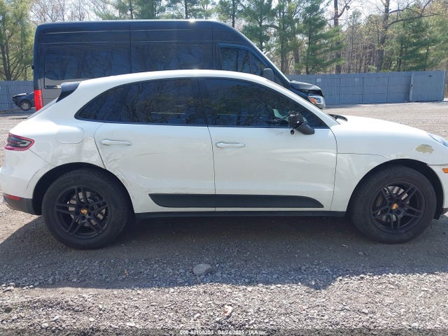 Porsche Macan 2018 WP1AA2A56JLB08189 Image 13