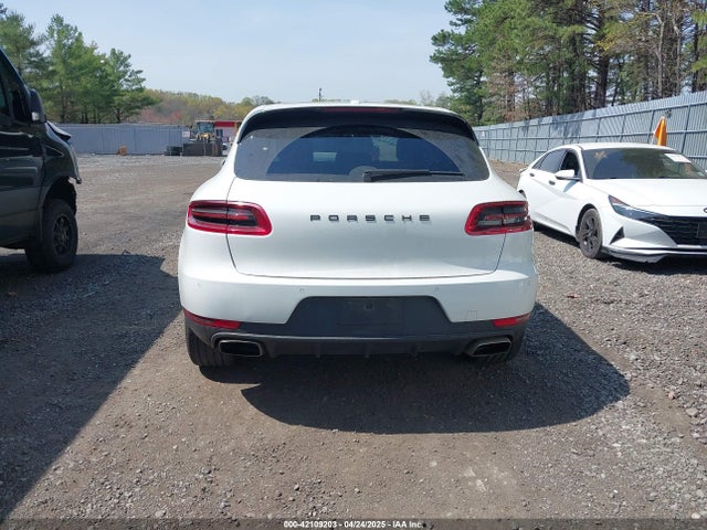 Porsche Macan 2018 WP1AA2A56JLB08189 Image 16