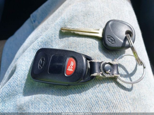 5NPDH4AE9GH698374 Hyundai ELANTRA SE