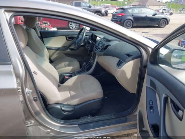 5NPDH4AE9GH698374 Hyundai ELANTRA SE