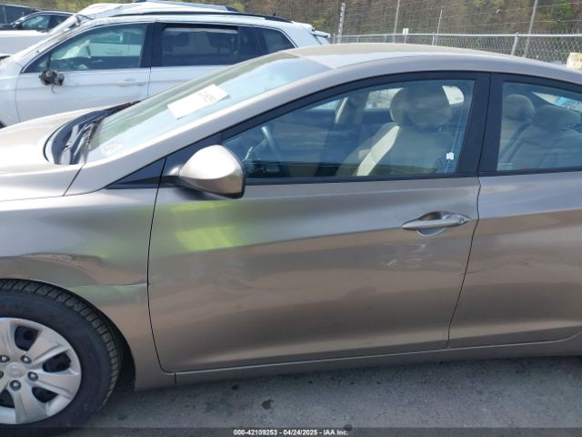 5NPDH4AE9GH698374 Hyundai ELANTRA SE