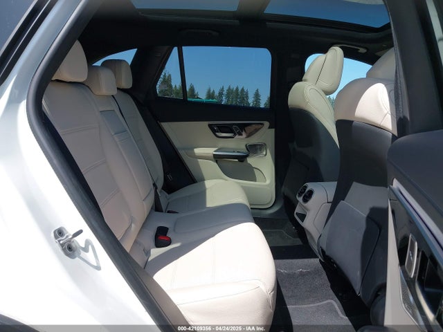W1NKM4HB1PU016858 Mercedes-Benz m254