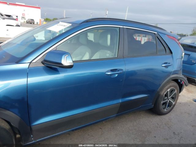 KNDCR3LE7P5090577 KIA NIRO EX