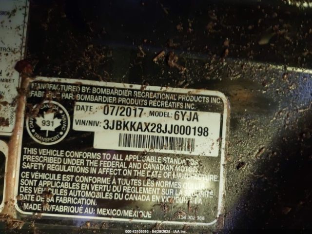 2018 CAN-AM COMMANDER 3JBKKAX28JJ000198 Photo 9