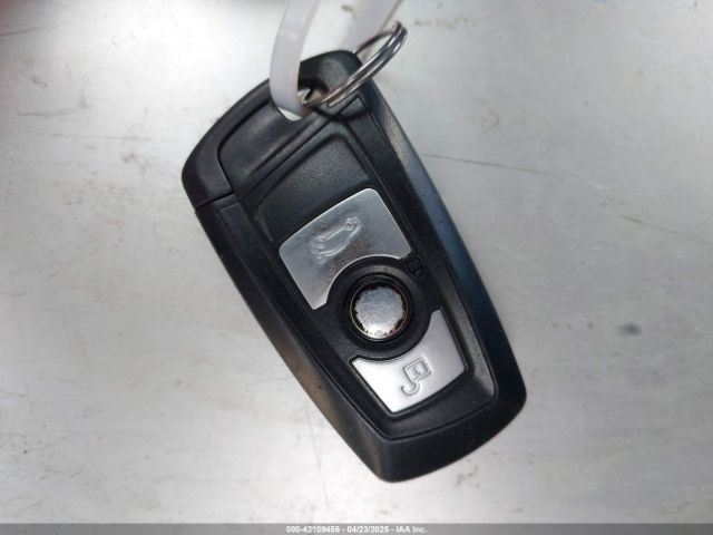 WBA3B1G59FNT06265 BMW 320i
