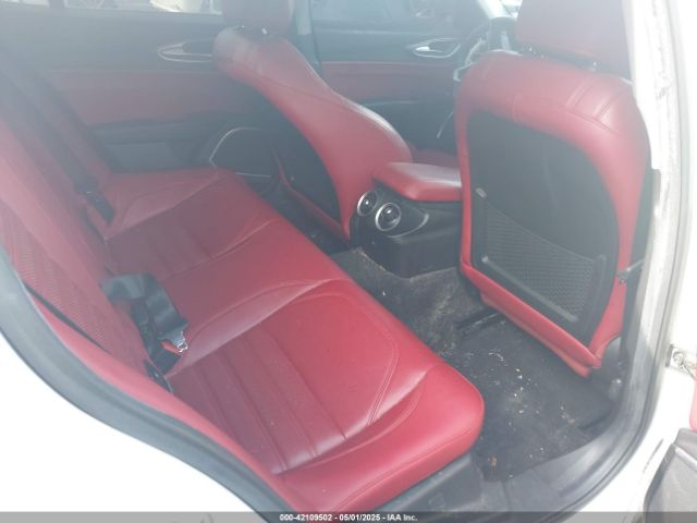 ZARFAMBN1K7621464 Alfa Romeo Giulia Ti Sport Rwd