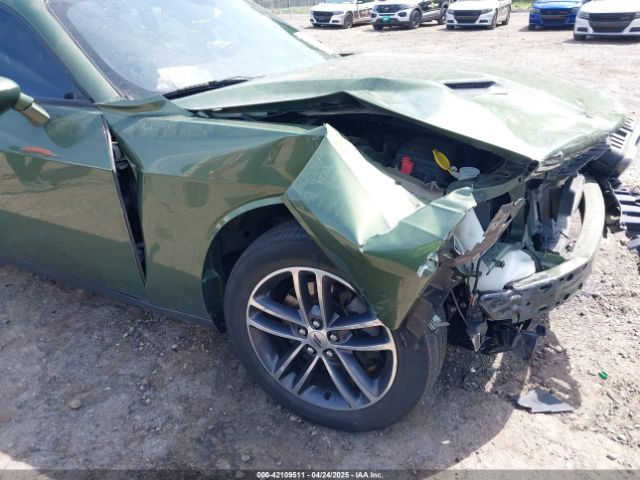 2C3CDZGG0KH628040 Dodge Challenger Sxt Awd