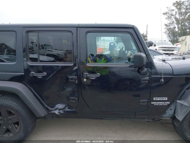 1C4BJWDG5EL222524 Jeep Wrangler Unlimited Sport