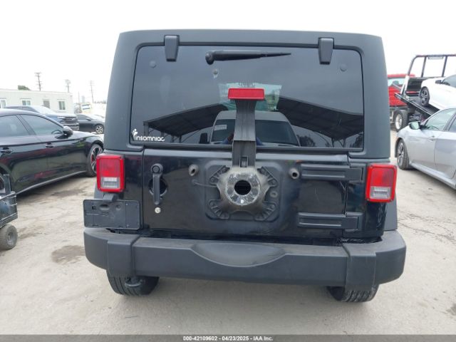 1C4BJWDG5EL222524 Jeep Wrangler Unlimited Sport