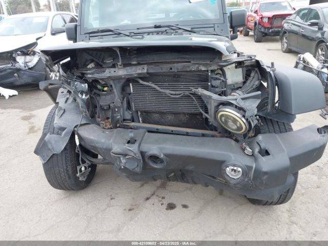 1C4BJWDG5EL222524 Jeep Wrangler Unlimited Sport