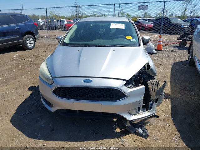Ford FOCUS SE 2017 1FADP3F23HL286837 Image 12