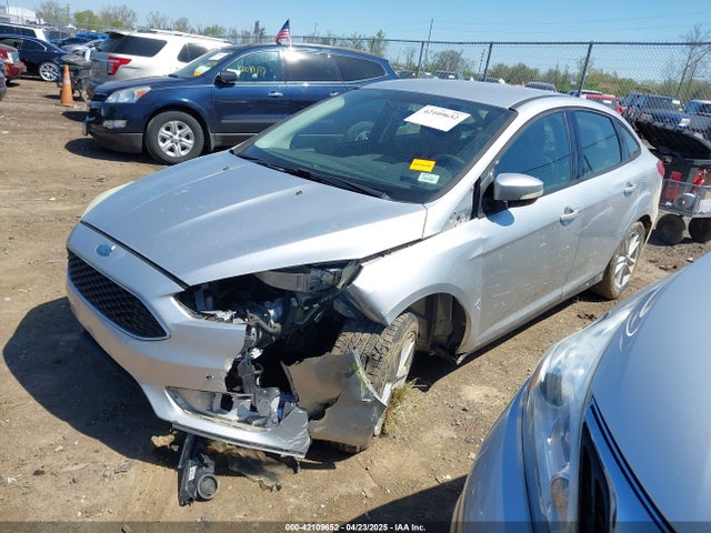 Ford FOCUS SE 2017 1FADP3F23HL286837 Image 2