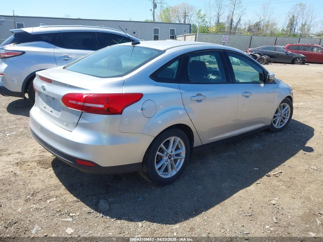 Ford FOCUS SE 2017 1FADP3F23HL286837 Image 4
