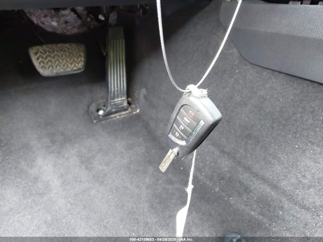 4T1C11AK9MU568208 Toyota CAMRY LE