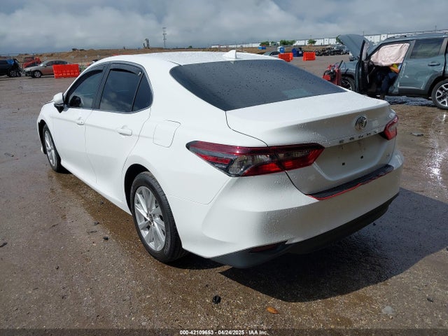 4T1C11AK9MU568208 Toyota CAMRY LE