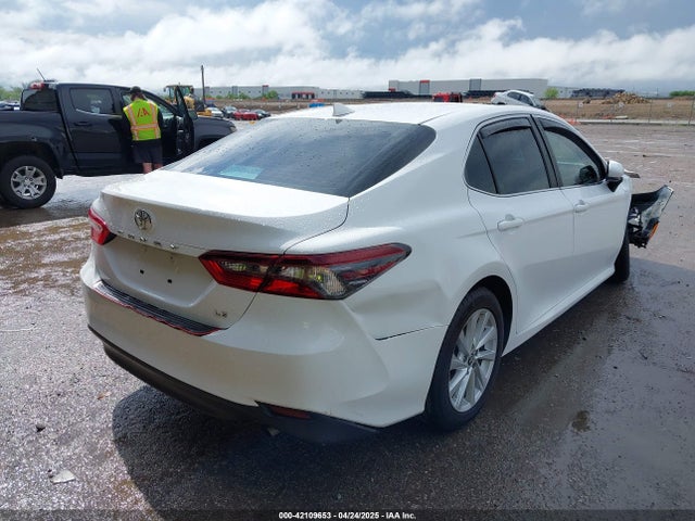 4T1C11AK9MU568208 Toyota CAMRY LE