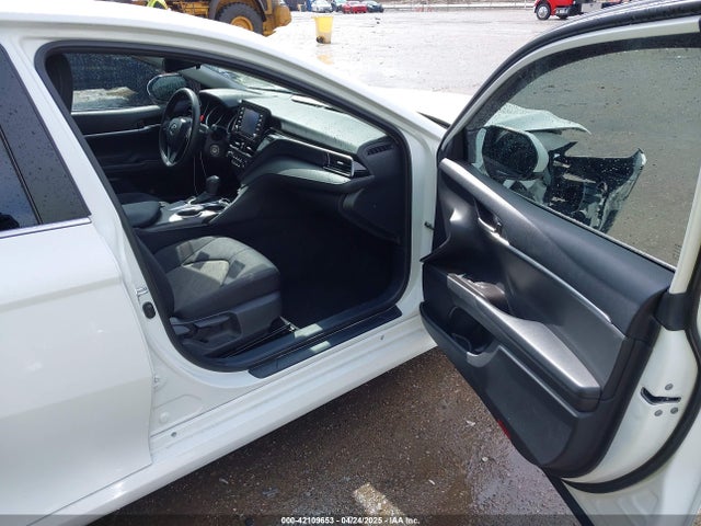 4T1C11AK9MU568208 Toyota CAMRY LE