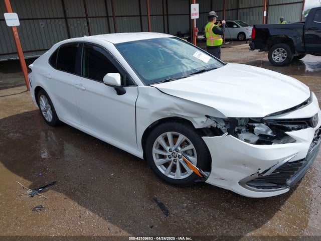 4T1C11AK9MU568208 Toyota CAMRY LE