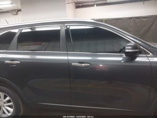 5XYPG4A58JG363749 KIA Sorento 3.3l Lx