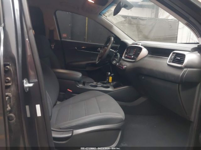 5XYPG4A58JG363749 KIA Sorento 3.3l Lx