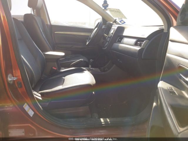JA4AD3A32FZ001653 Mitsubishi Outlander Se
