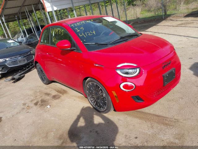 2024 FIAT 500E ZFAFFAA4XRX204218