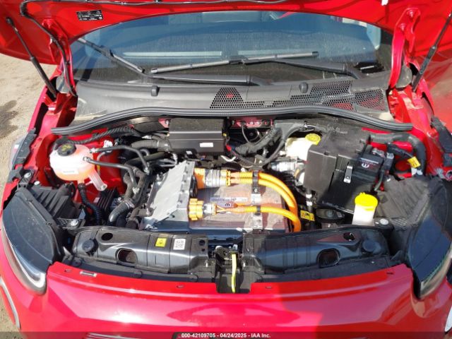 2024 FIAT 500E ZFAFFAA4XRX204218 Photo 9