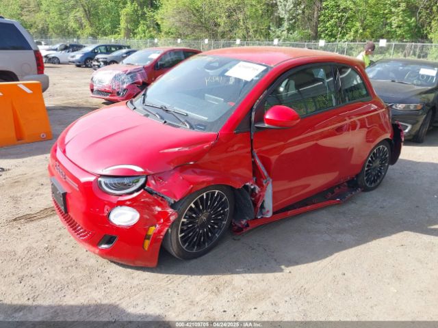2024 FIAT 500E ZFAFFAA4XRX204218 Photo 1